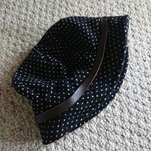 Italy yarn/wool black white dotted winter hat